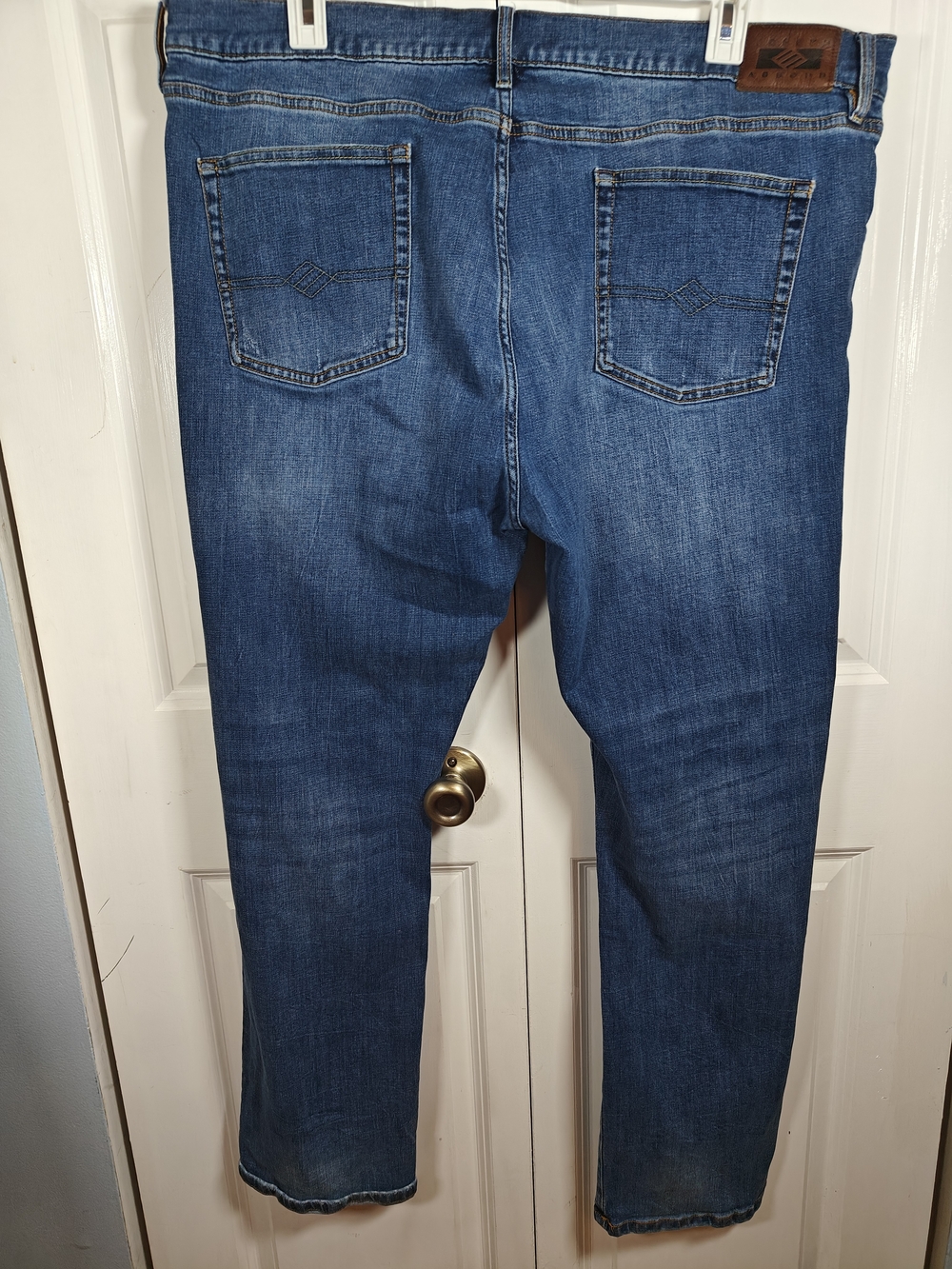 Joseph Abboud Relaxed Fit Jeans Mens 42x32 Medium Wash Stretch Denim